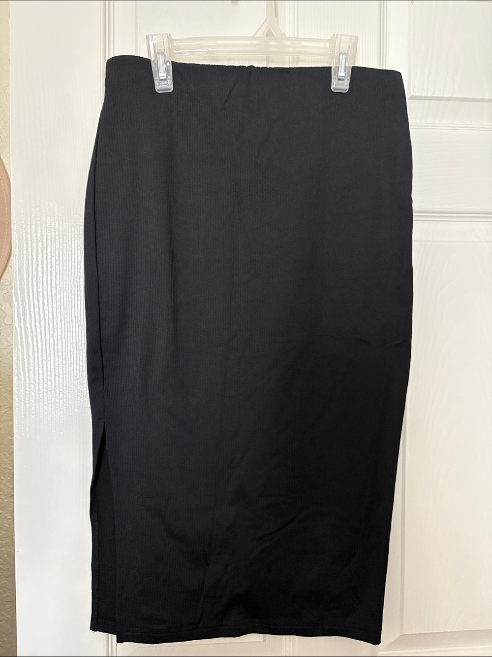 NWOT Classic Black Pencil Skirt - Sleek Midi Style